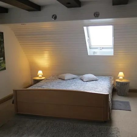 Apartment Schindler Mit Balkon *