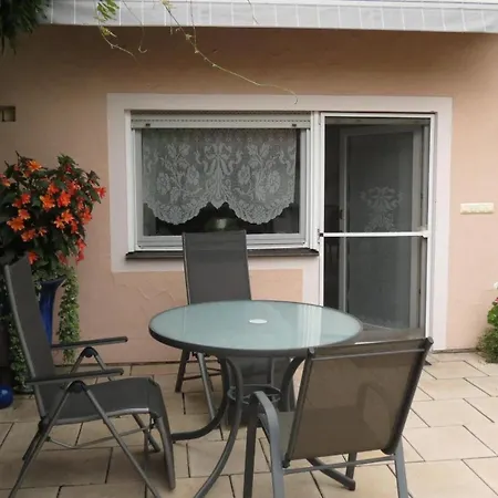 Apartman Schindler Mit Balkon